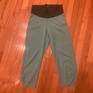 Patagonia crop joggers - small